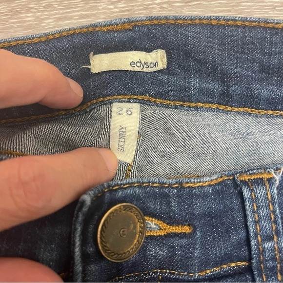 Nordstrom Edyson Sloan Skinny Jeans Dark Wash Slight Whiskering Size 26 - Picture 9 of 11